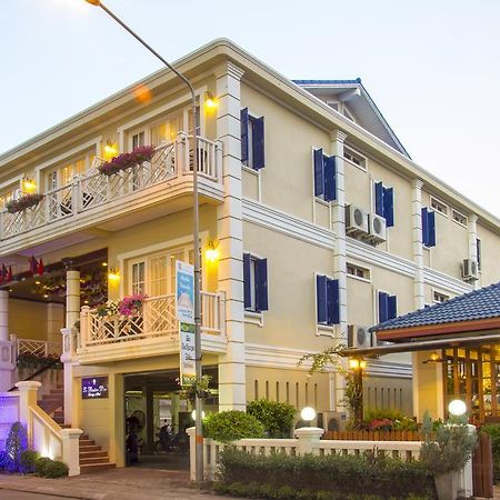 Le Bouton D'Or Boutique Hotel Thakhek Exteriör bild