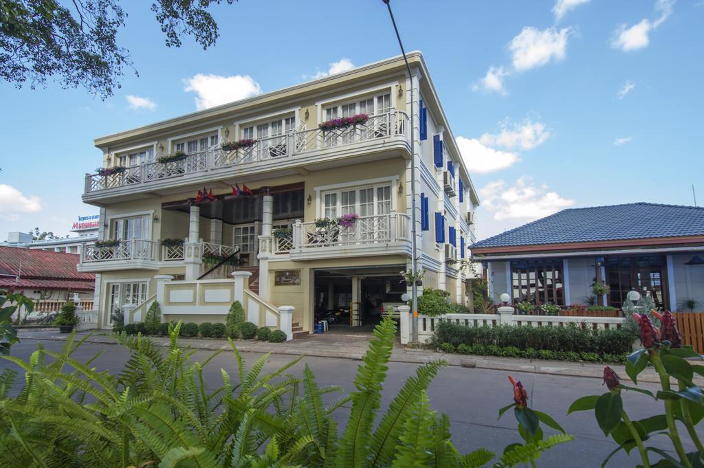 Le Bouton D'Or Boutique Hotel Thakhek Exteriör bild