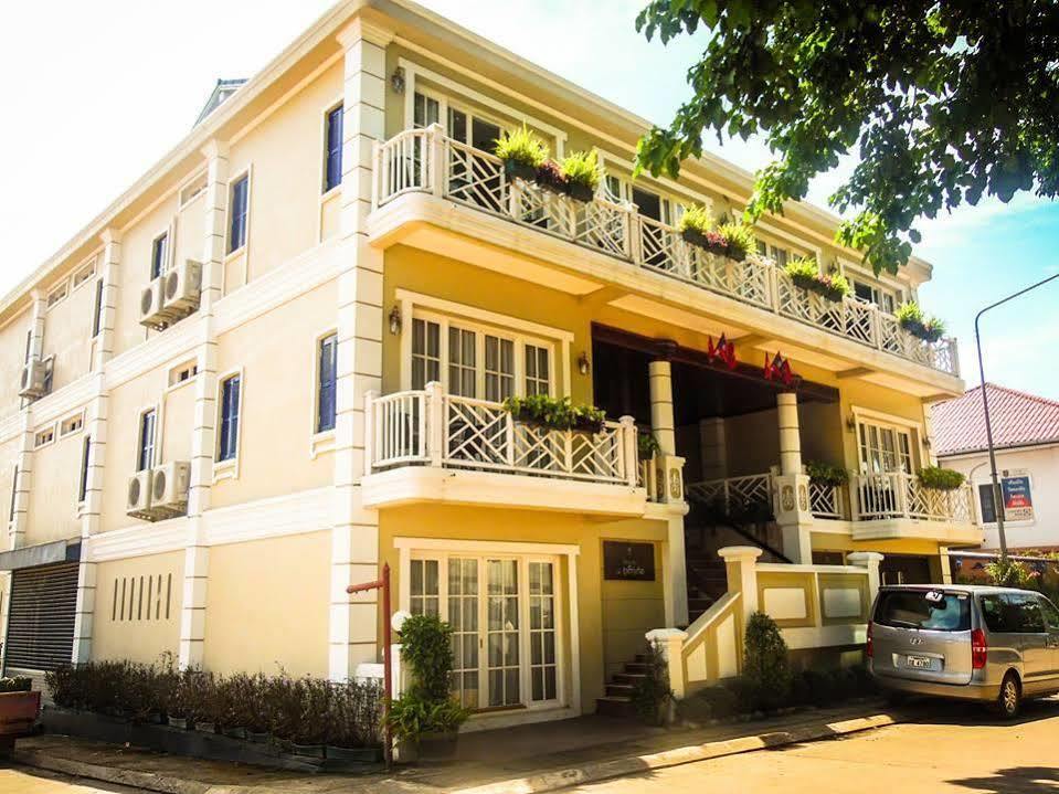 Le Bouton D'Or Boutique Hotel Thakhek Exteriör bild